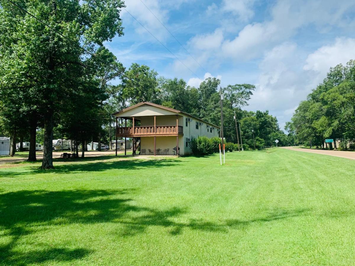 Hotel Holly Park Marina à Milam Extérieur photo